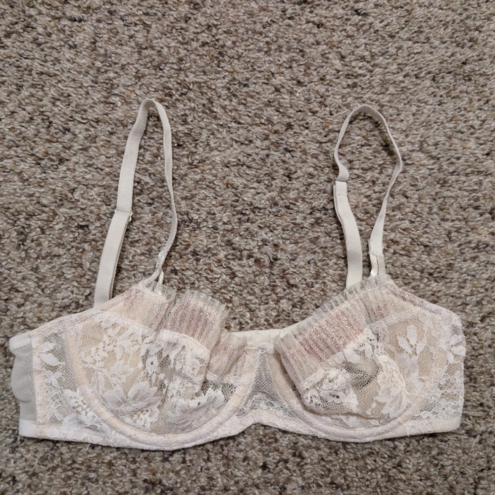 Elegant Lace Bra in Cream
